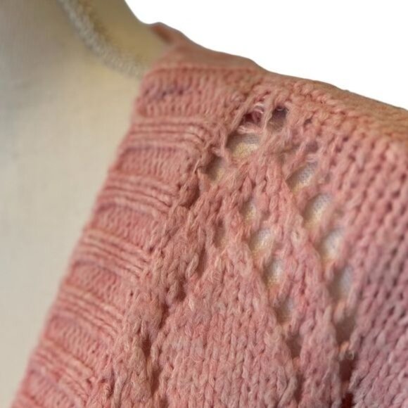 Cliche cardigan sweater size large pink with flowers embroidered over buttons - Picture 15 of 15